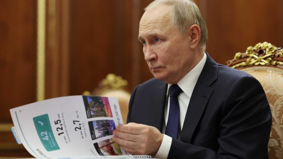 Giallo sul raid contro la villa di Putin. Mosca schiera i missili in Bielorussia