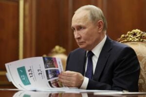 Giallo sul raid contro la villa di Putin. Mosca schiera i missili in Bielorussia