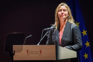 Ue corrotta come l’Ucraina. Fermata la biondina del Pd