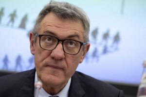 Il compagno Maurizio denunci i picchiatori rossi