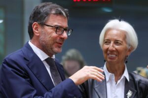 Giorgetti rassicura Lagarde sull’oro: non uscirà dai caveau di Bankitalia