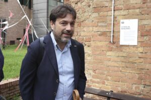 Dopo i brigatisti sul palco, vietato gridare al fascismo