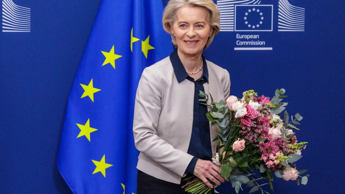 Ursula e la sua Commissione bocciati da sette italiani su dieci