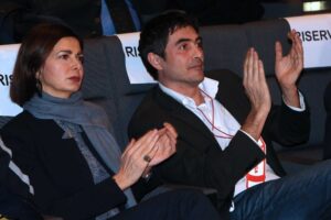 Il silenzio imbarazzato di chi sfilava con loro