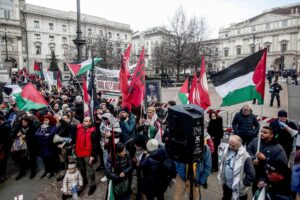 Gli attivisti rossi ritornano in piazza: cortei e post per «free Mohammad»