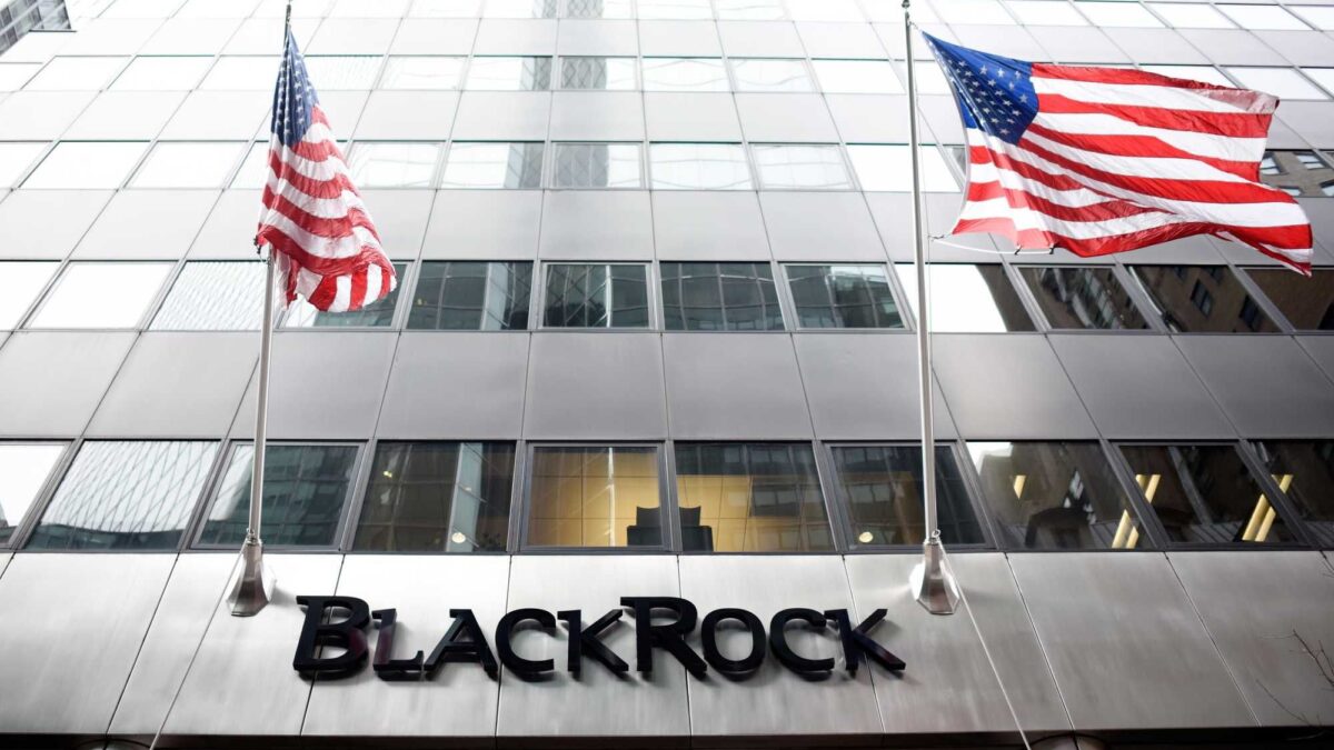 Meno francese e più americana: ora la finanza italiana sceglie con chi stare