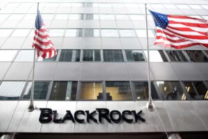Meno francese e più americana: ora la finanza italiana sceglie con chi stare