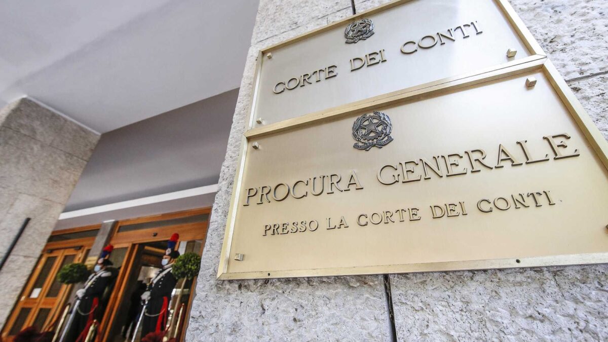 La Consulta «sgrida» la Corte dei Conti. Superfluo il ricorso sulle pensioni