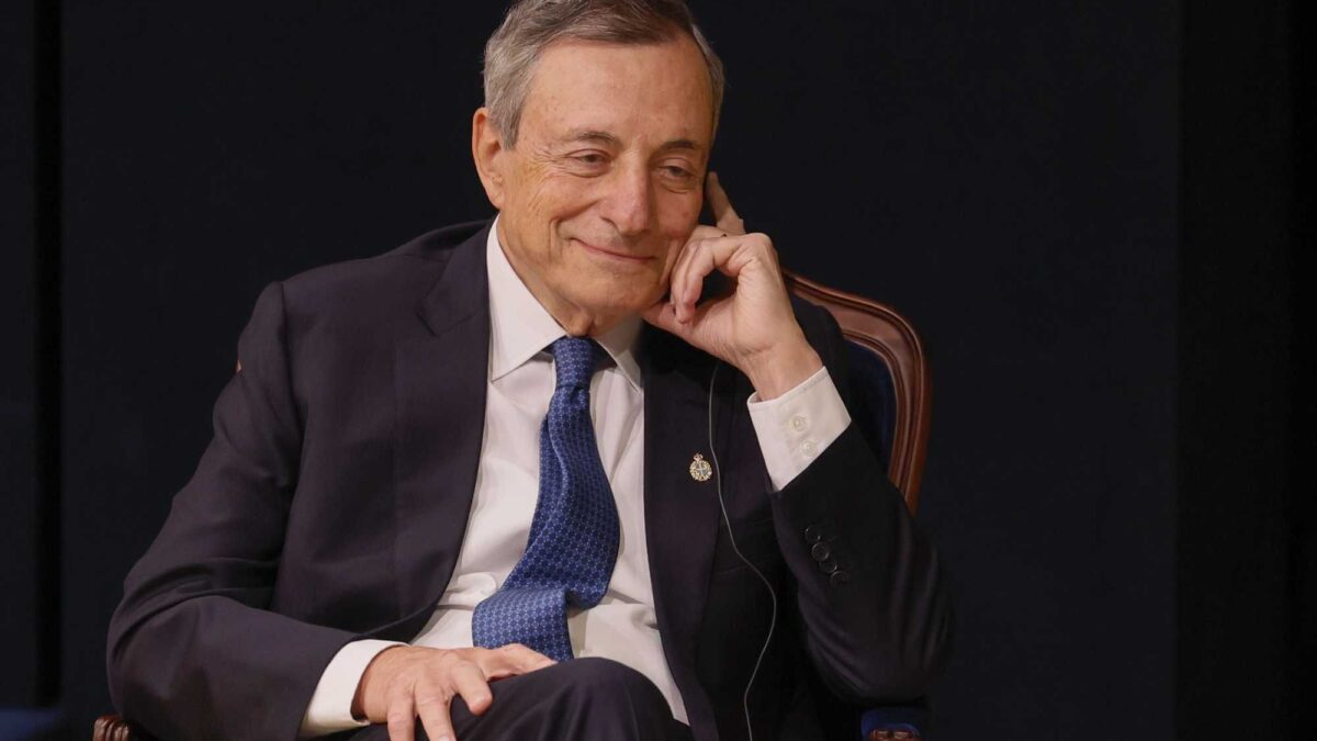 Draghi vota l’Intelligenza artificiale. «Ue in ritardo, rischio stagnazione»