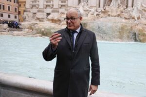 Gualtieri tassa il lancio della moneta