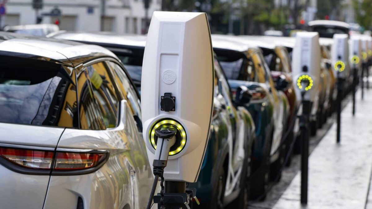 Elettrico al palo: Ue sotto pressione per rivedere le regole
