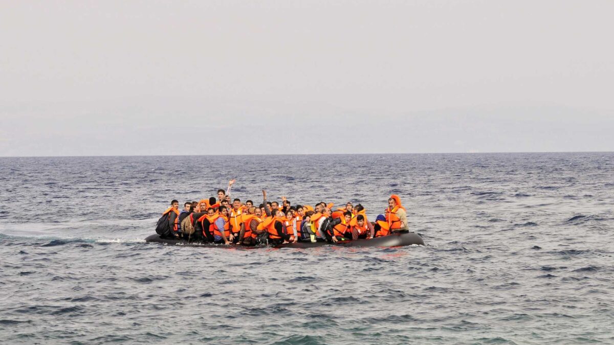 Traffico migranti, il report Europol: violenza, IA e reti globali dietro il business