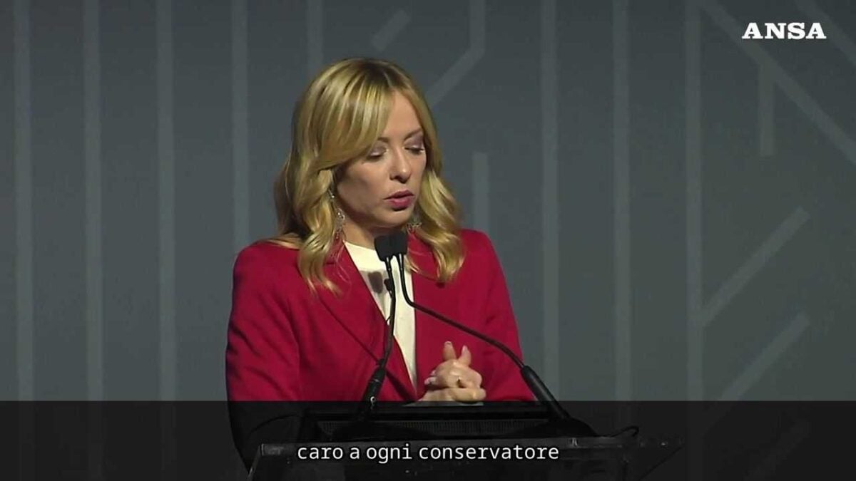 Meloni riceve il premio Thatcher: «Non è facile essere conservatori».