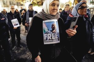 Le toghe liberano l’imam pro Hamas. Meloni: «La sicurezza è a rischio»