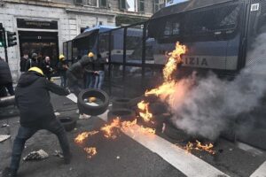 Genova, aperta indagine sugli scontri