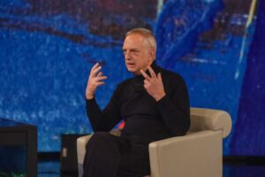 Gli intellò vogliono il pass per le idee