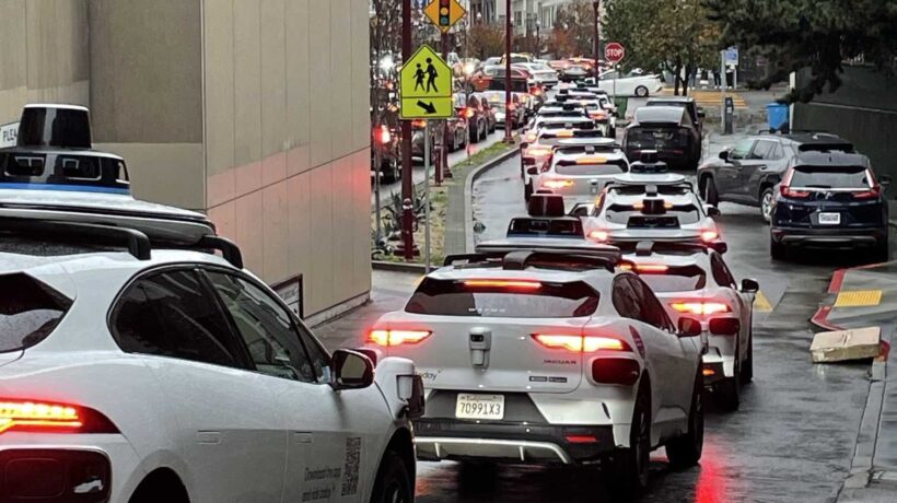 Auto senza conducente, la lezione di Waymo