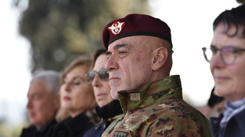 Il generale Masiello alla cerimonia di consegna dei sistemi d'arma (Esercito Italiano)