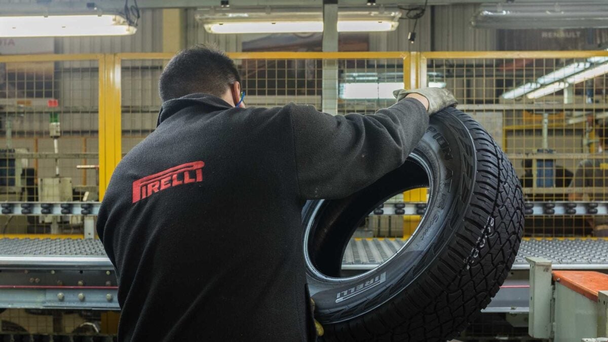 Il governo pressa i cinesi: fuori dal controllo di Pirelli o tagliamo i diritti di voto