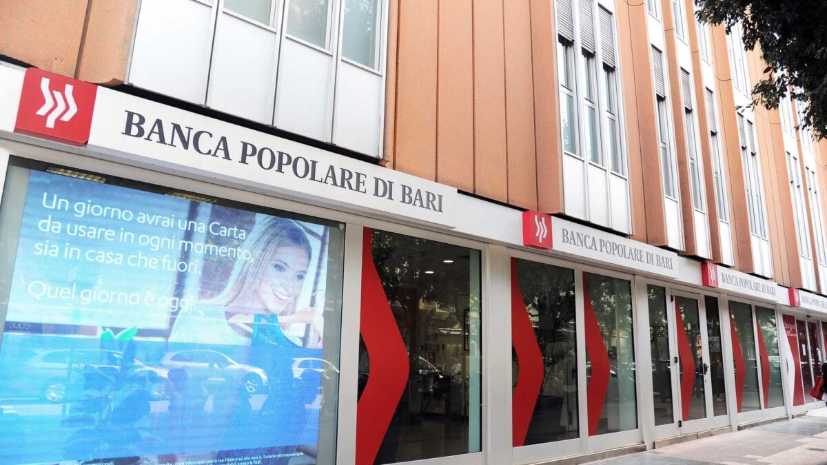 Chiesti 122 milioni agli ex manager della Popolare di Bari fallita