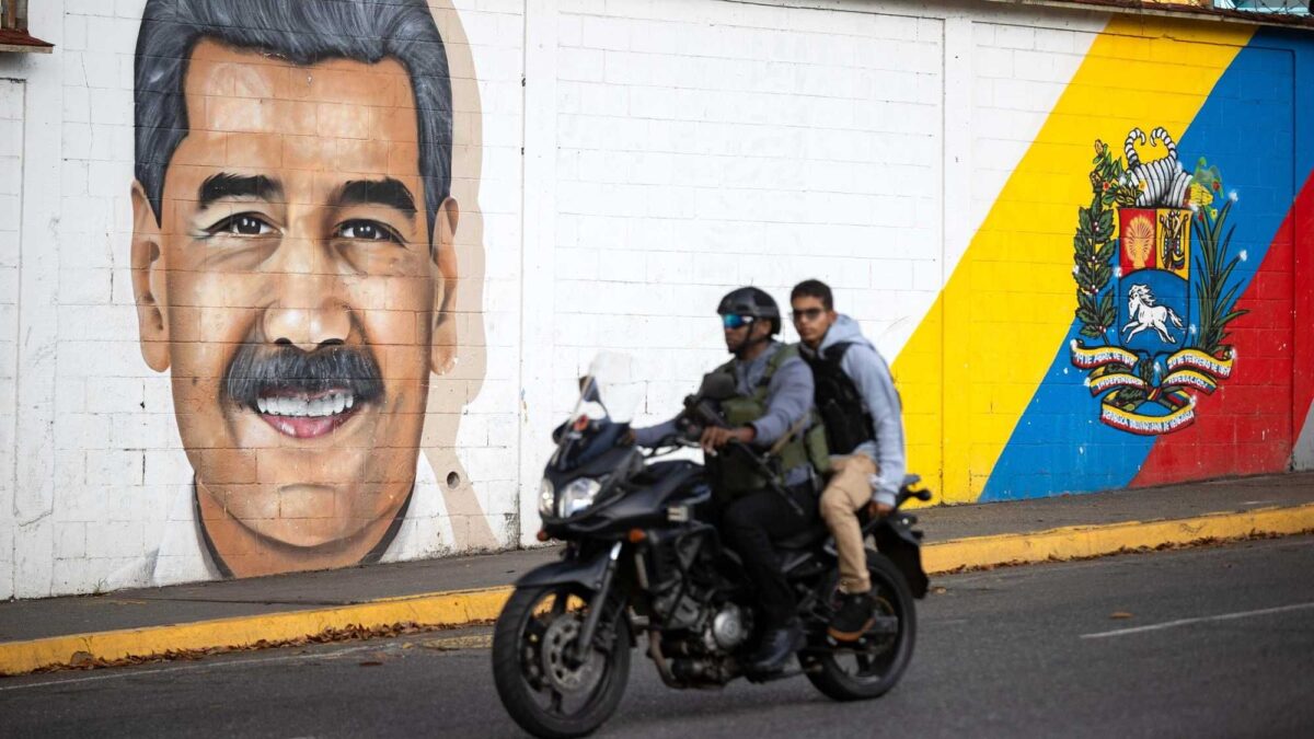 Maduro in gabbia, ma è caos sul successore