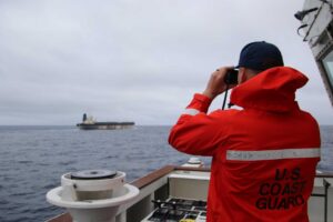 Washington sequestra la petroliera di Putin e il petrolio di Caracas