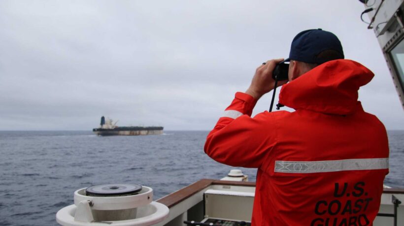 Washington sequestra la petroliera di Putin e il petrolio di Caracas