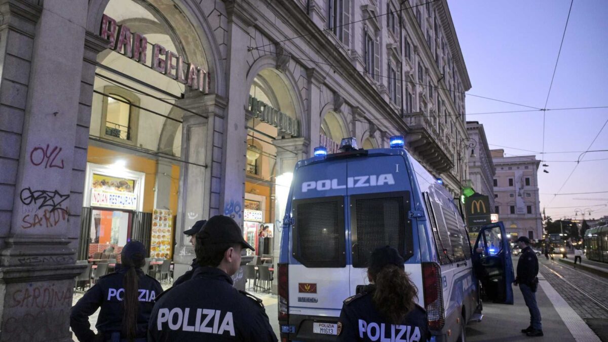 Bande di clandestini scatenati. Paura e pestaggi in mezza Italia