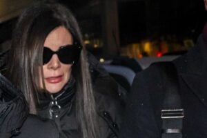 Se n’è andata con la cassa, ora è libera