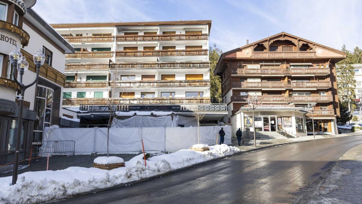 Nel locale di Crans un arsenale di lanciarazzi
