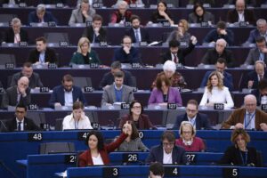 L’Italia taglia le bollette, l’Ue dice no