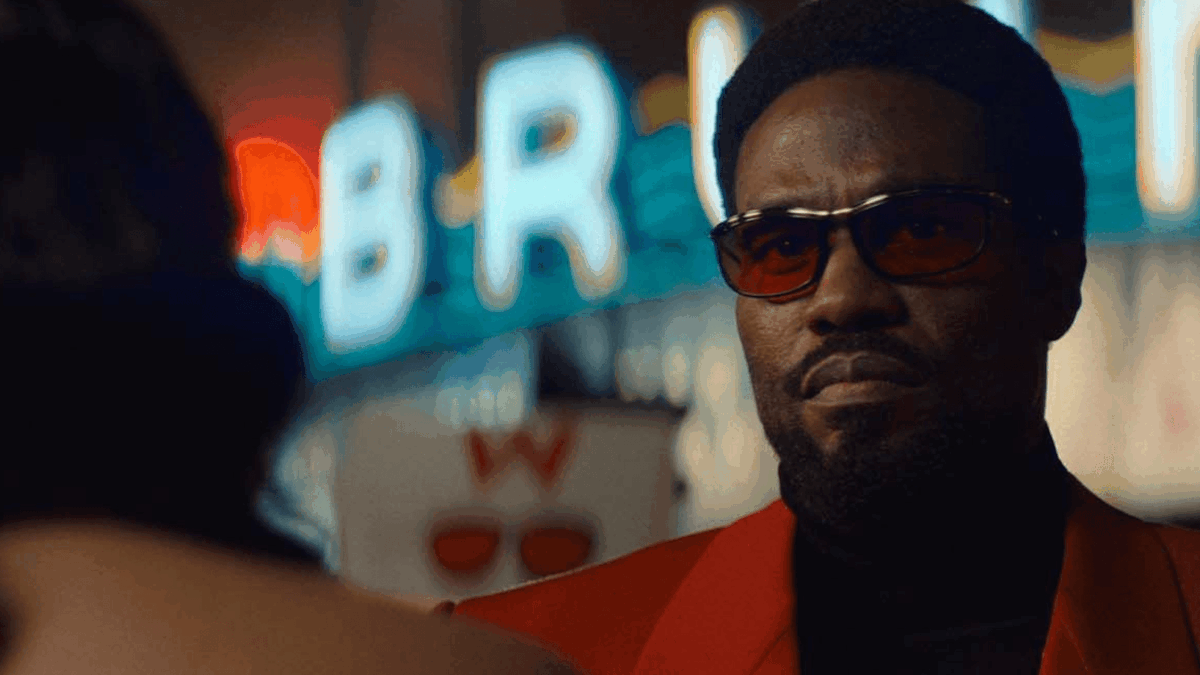 «Wonder Man»: il supereroe nascosto tra realtà e spettacolo