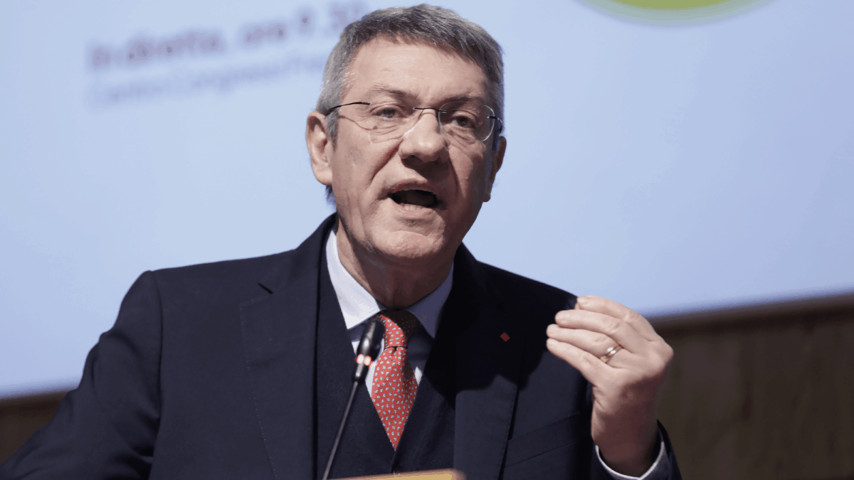 Landini disco rotto: «Via i fascisti»