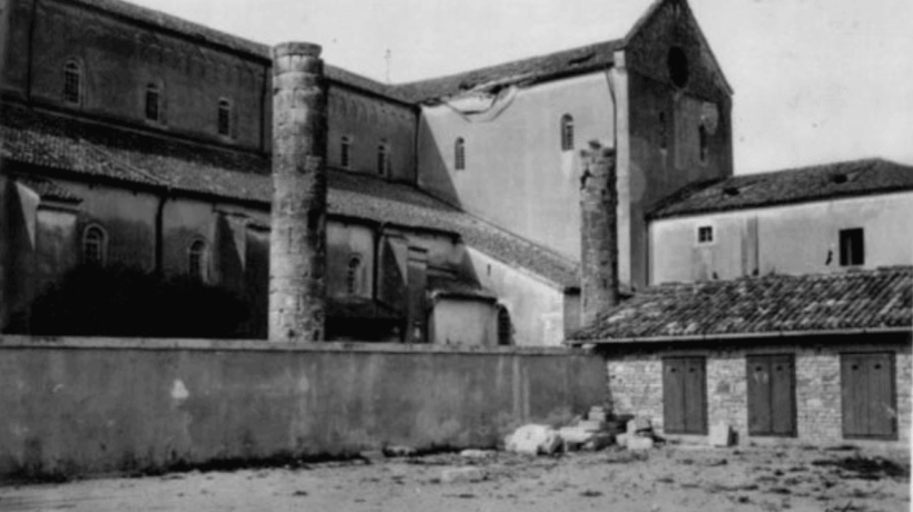 La Basilica patriarcale di Aquileia danneggiata dall'incursione del 13 maggio 1917