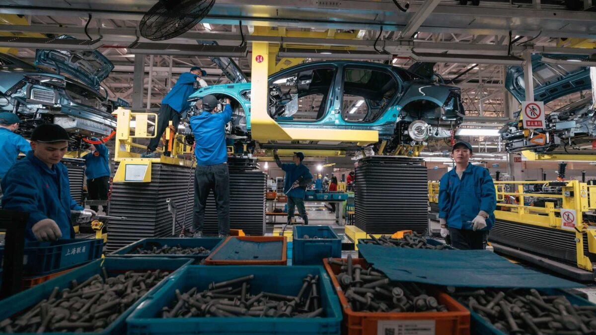 Ursula leva i dazi e spalanca le porte alle auto elettriche made in Cina