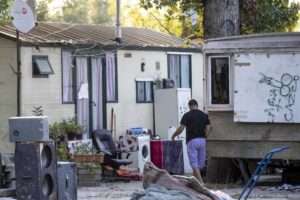 Furti, truffe, violenze e ospedali assaltati. Ora bisogna chiudere tutti i campi rom