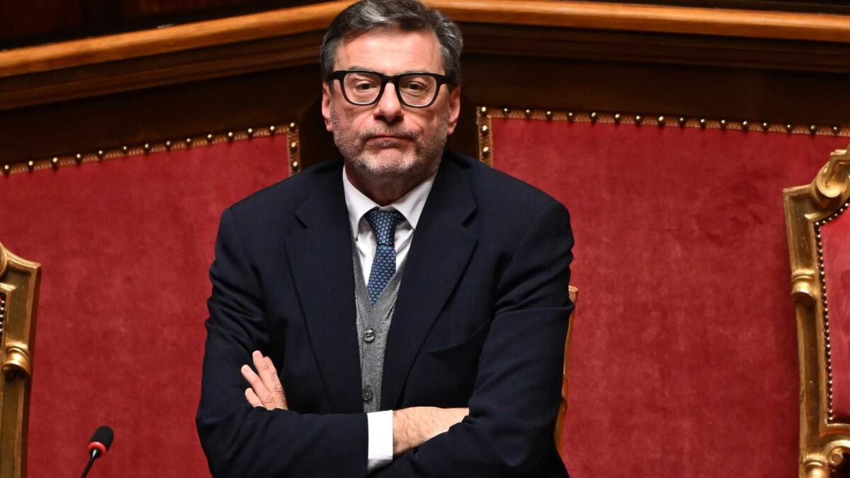 Giorgetti toglie il velo sul riarmo: «Servirà lo scostamento di bilancio»
