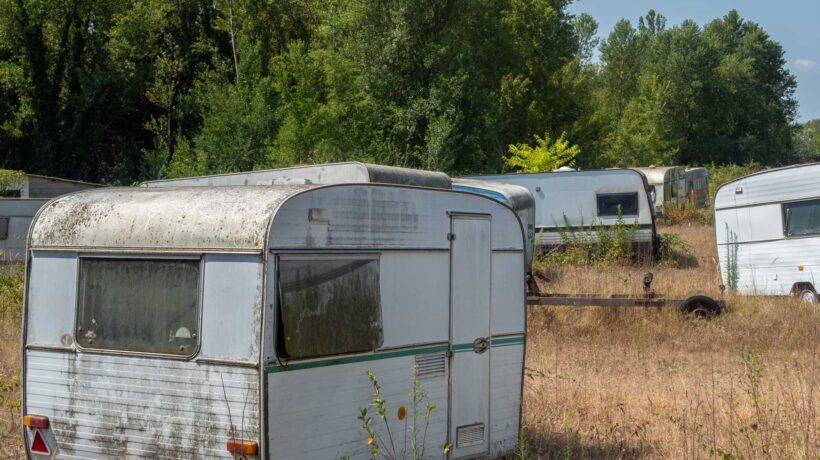 Gli agenti non possono neanche entrare nei campi rom