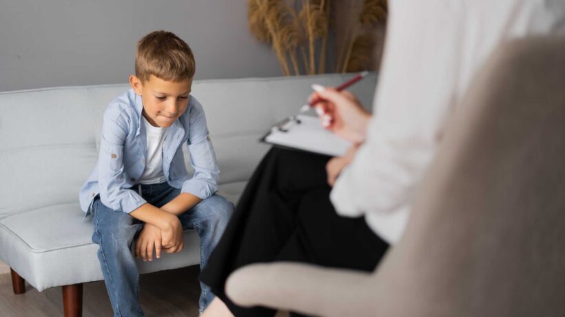 C’è una piaga nella nostra società: i burocrati che deportano i piccoli