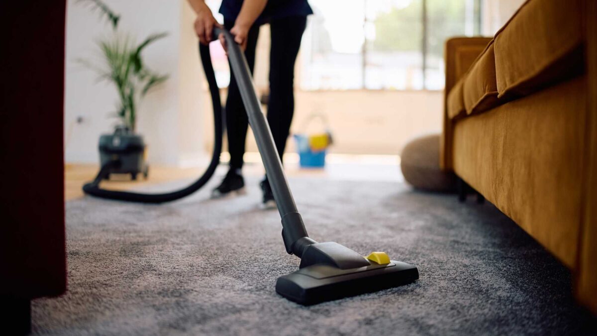 Lavoro domestico: 13,4 miliardi di spesa ma il sommerso sfiora il 50%