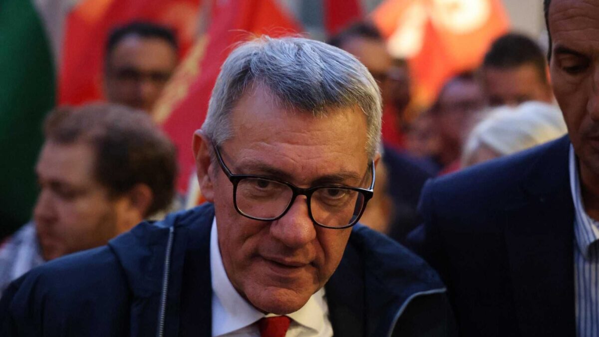 Lavoratori, addio: la Cgil difende i dittatori