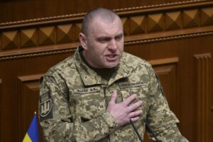 Addio pure al capo degli 007 di Kiev. Zelensky molla tutti pur di salvarsi