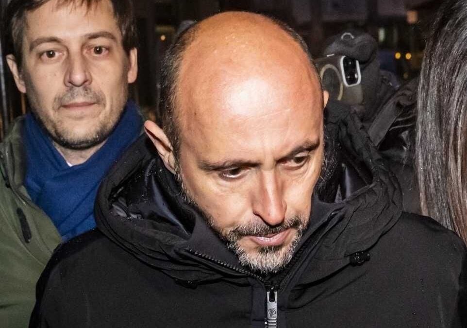 Crans-Montana, «Pericolo di fuga». Moretti resta in cella per almeno tre mesi. Occhio alla cauzione…