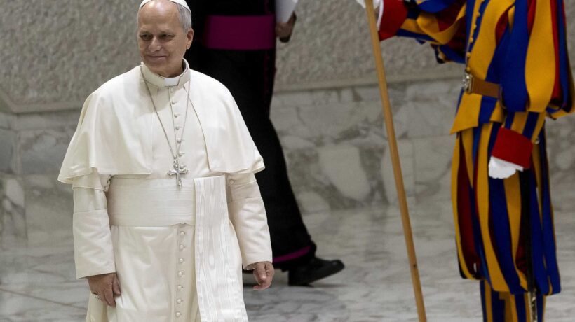 Leone abroga la Pasqua di Bergoglio