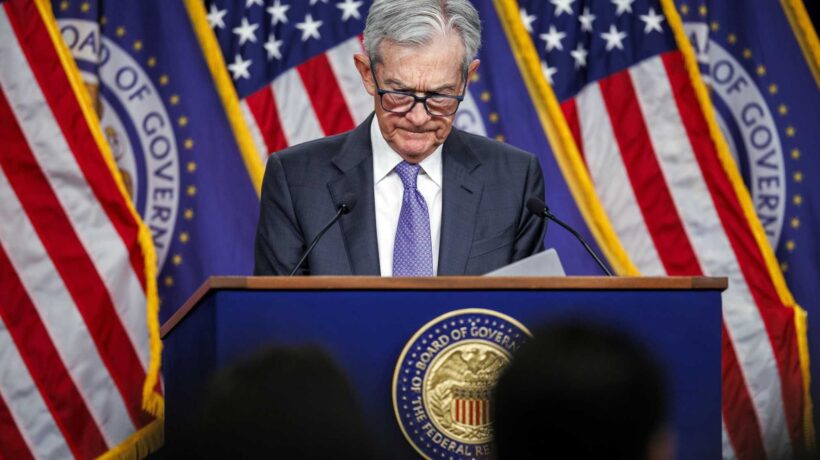 Guerra aperta tra la Fed e Trump: fuga dal dollaro, ancora oro record