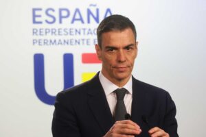Sánchez spalanca le porte Ue agli immigrati