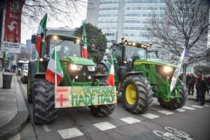 Deputati e trattori oggi a Strasburgo provano ad affossare Ursula e il Mercosur