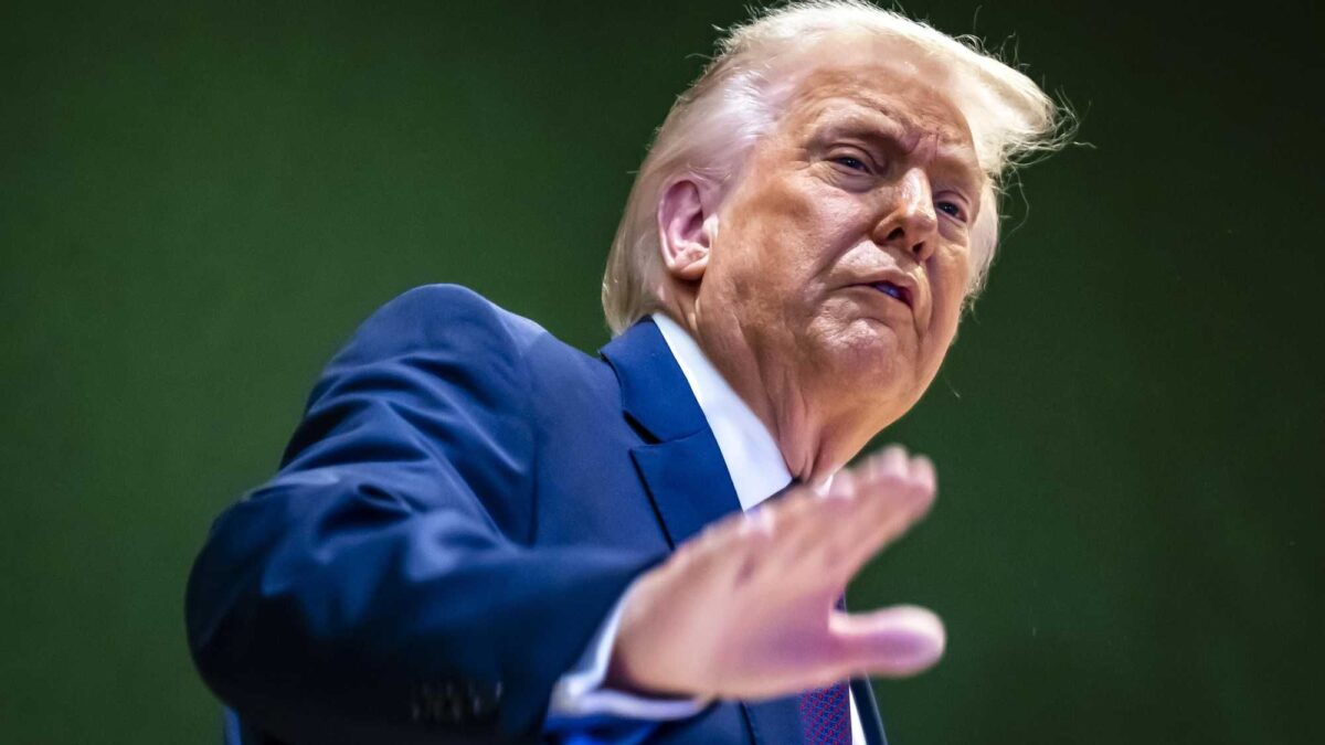 Il narcisista non conquista nulla. Per questo non c’entra con Trump