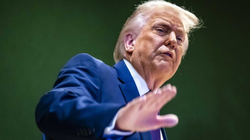 Il narcisista non conquista nulla. Per questo non c’entra con Trump