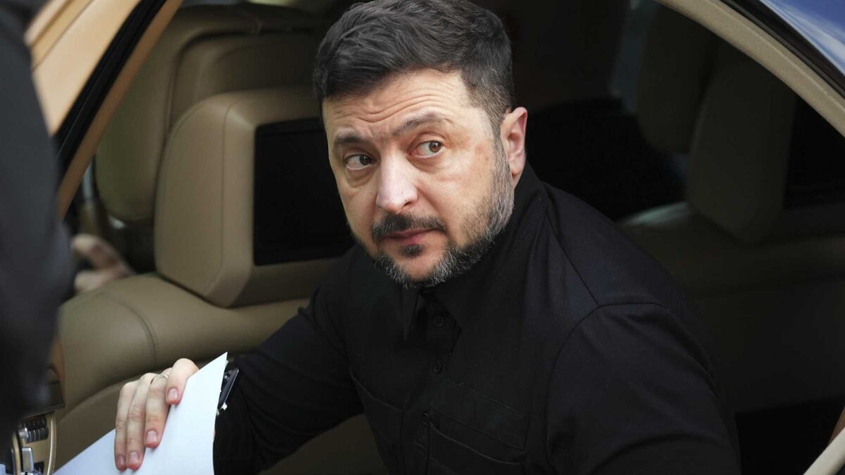 Le truppe a Kiev sono già in ritirata. E Zelensky si lamenta con gli europei